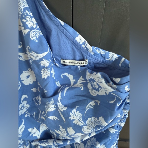 NWT • Abercrombie & Fitch One-Shoulder Cutout Maxi Floral Blue Dress • Size M - Picture 8 of 10